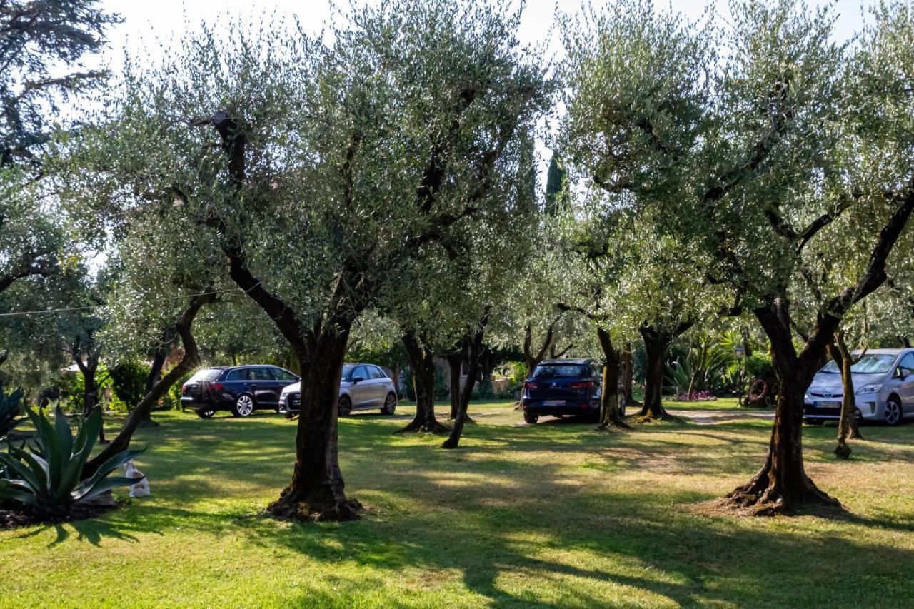 Villa Paradiso Apartment シルミオーネ エクステリア 写真